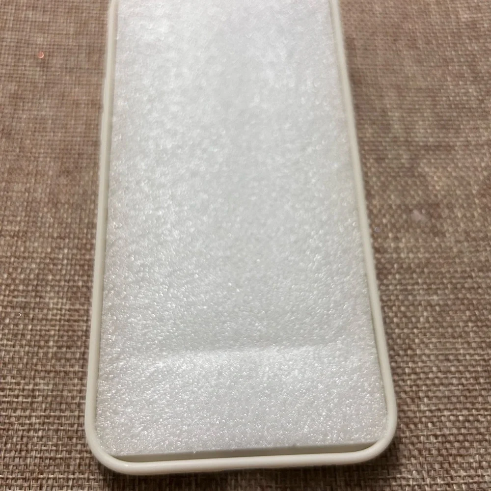 iPhone 14 Plus Case Cream W Flowers See description for compatible iPhones NWOT